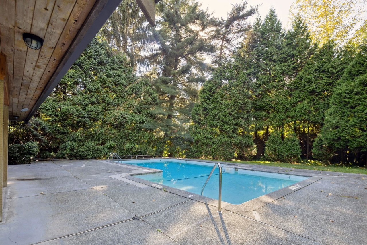 382 Mathers Ave