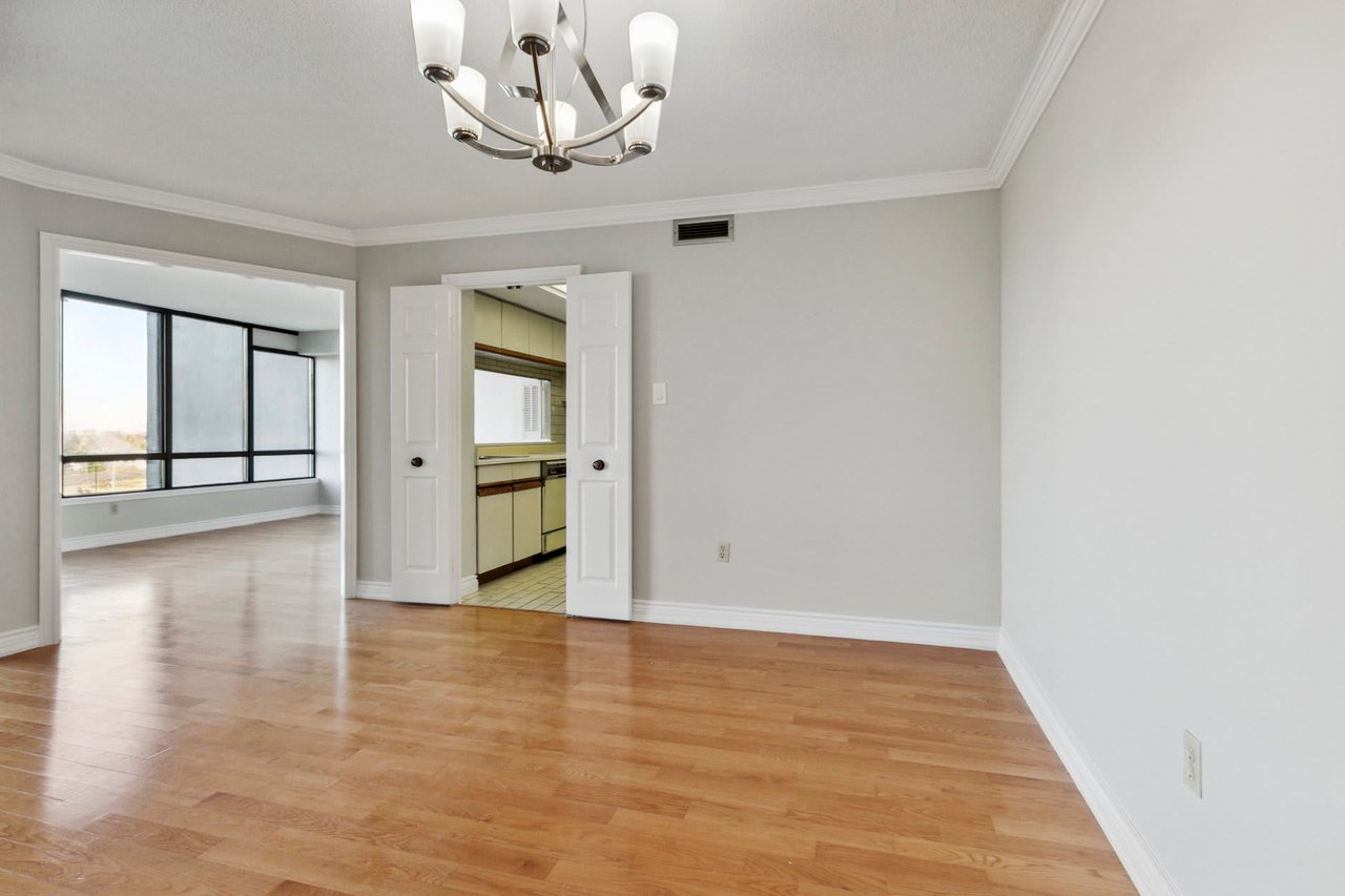 65 Skymark Drive 301