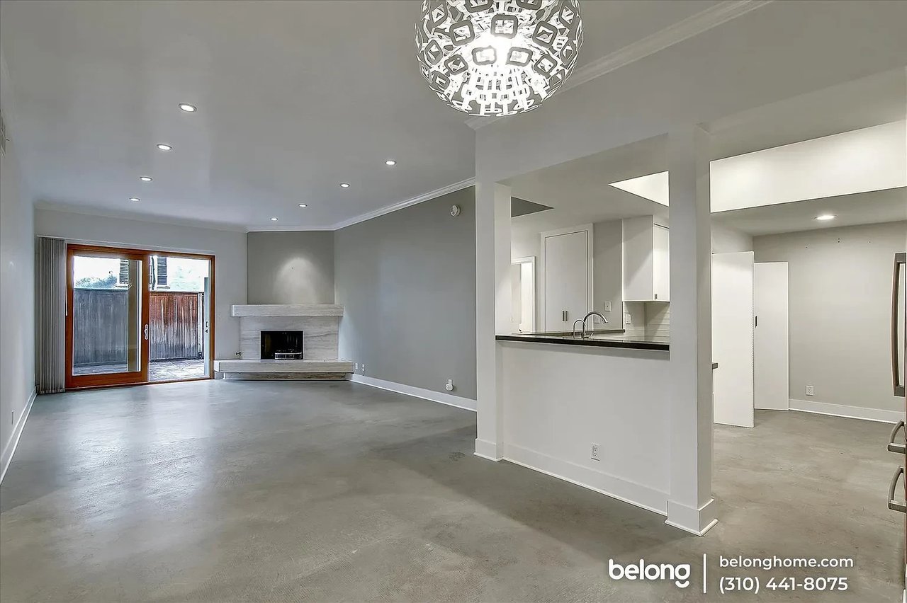 11755 Montana Ave APT 106