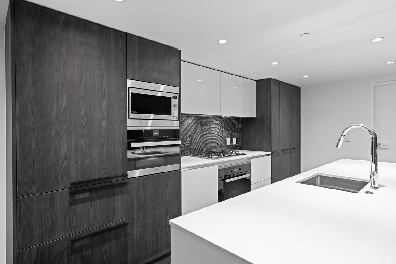 2803-1111 Richards Street, Vancouver