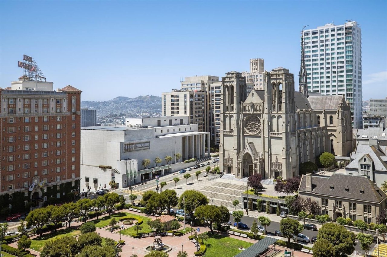 Iconic, Rarely Available Nob Hill Penthouse