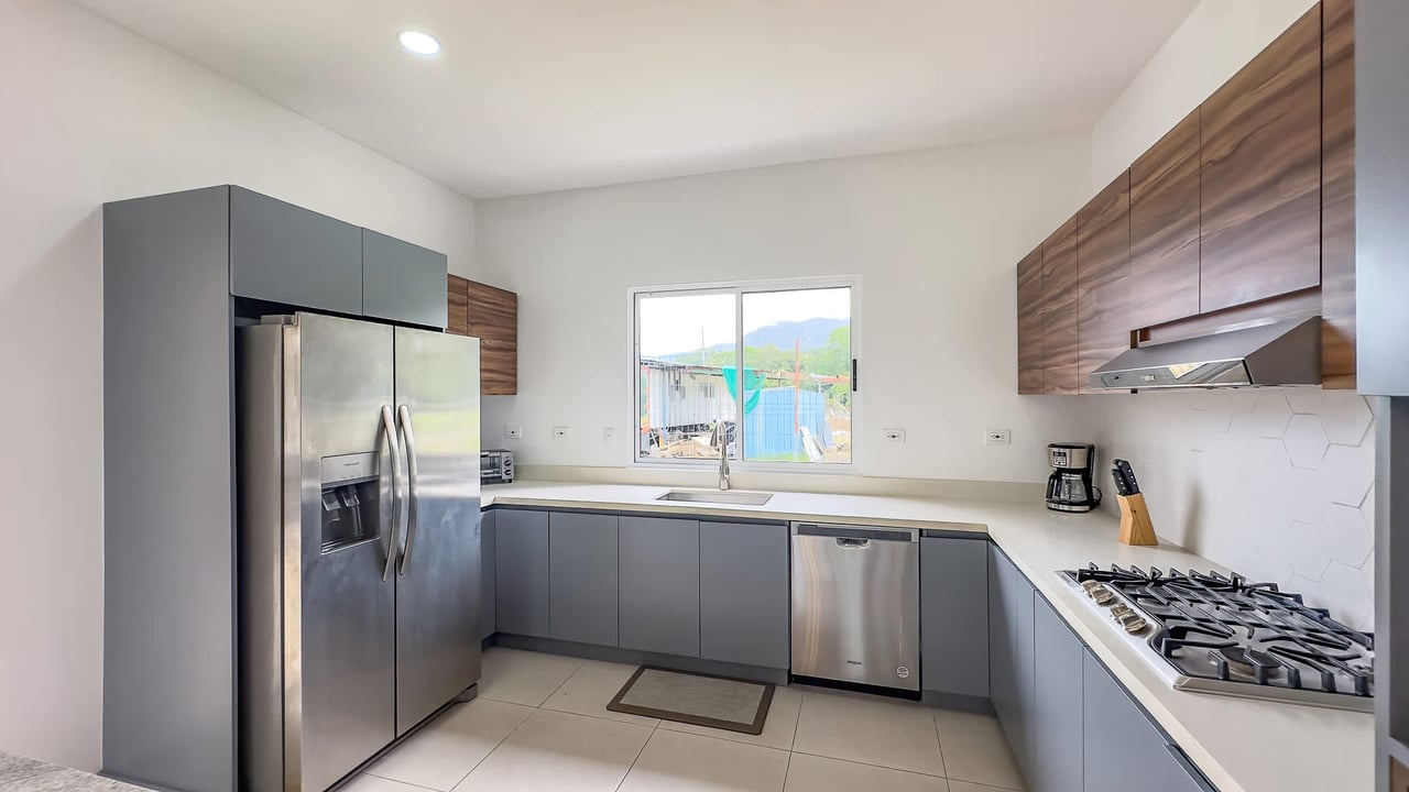 Uvita Paradise Brand New 3 Bedroom, 2.5 Bathroom Modern Home