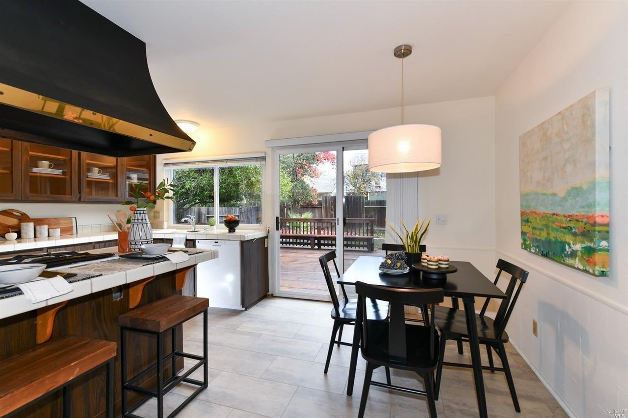 424 Simi Pl
