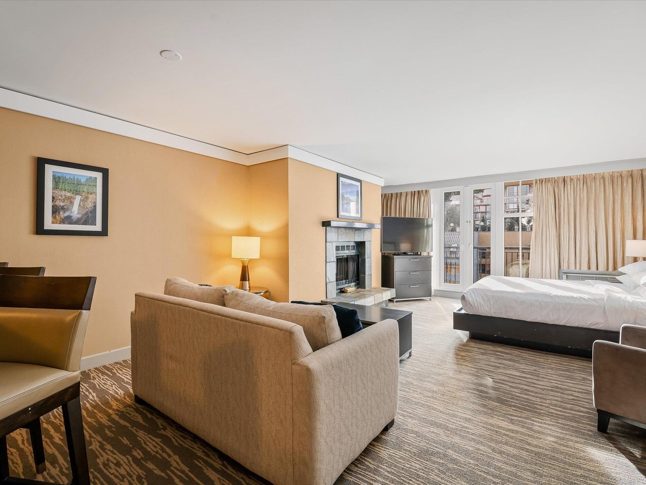 502/504-4050 Whistler Wy