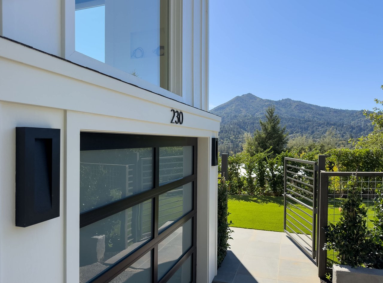 Exceptional Contemporary Renovation