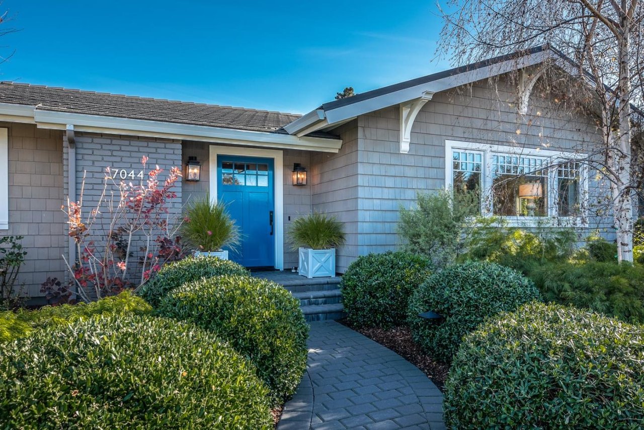 7044 Valley Greens Cir