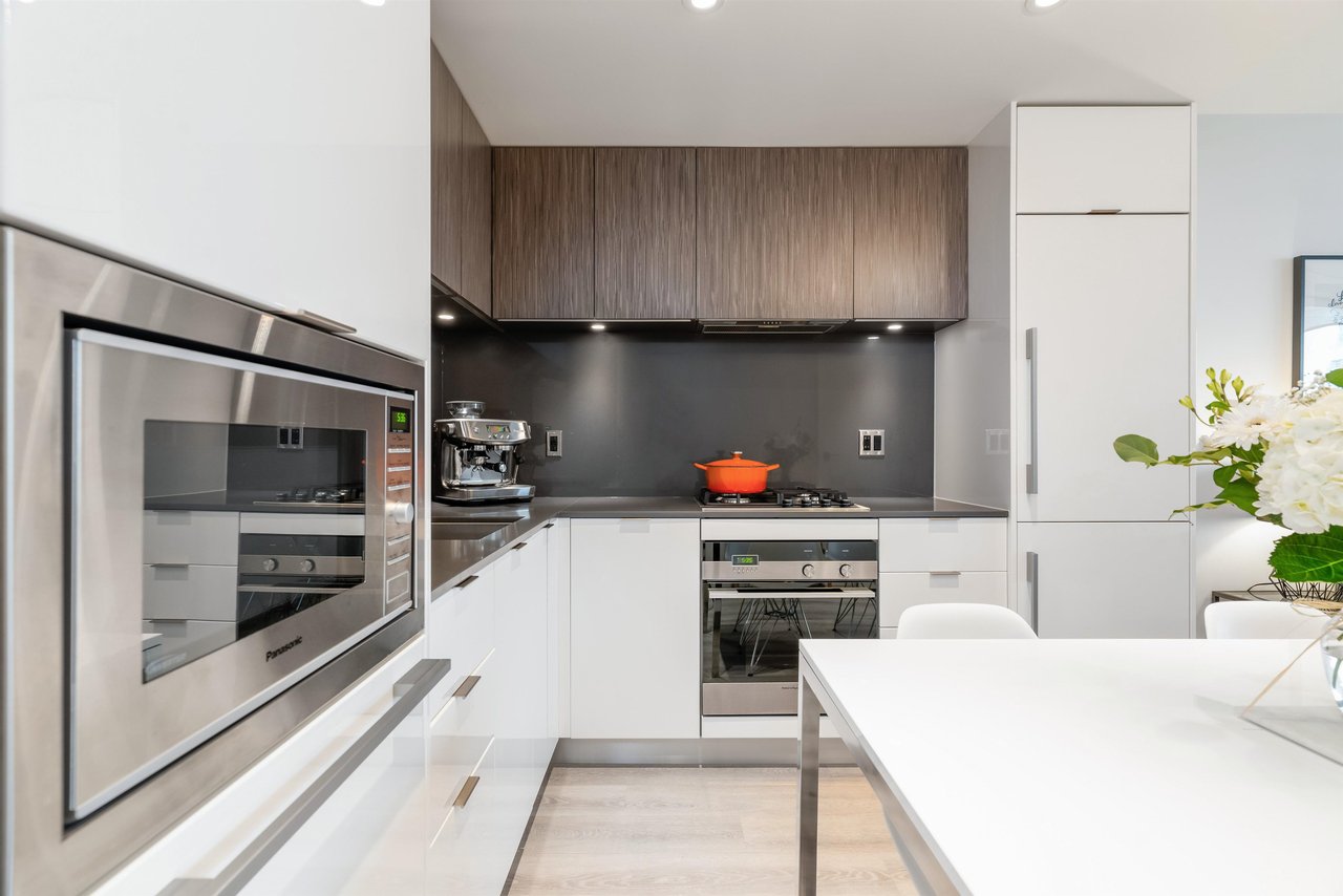 403-209 E 7th Ave