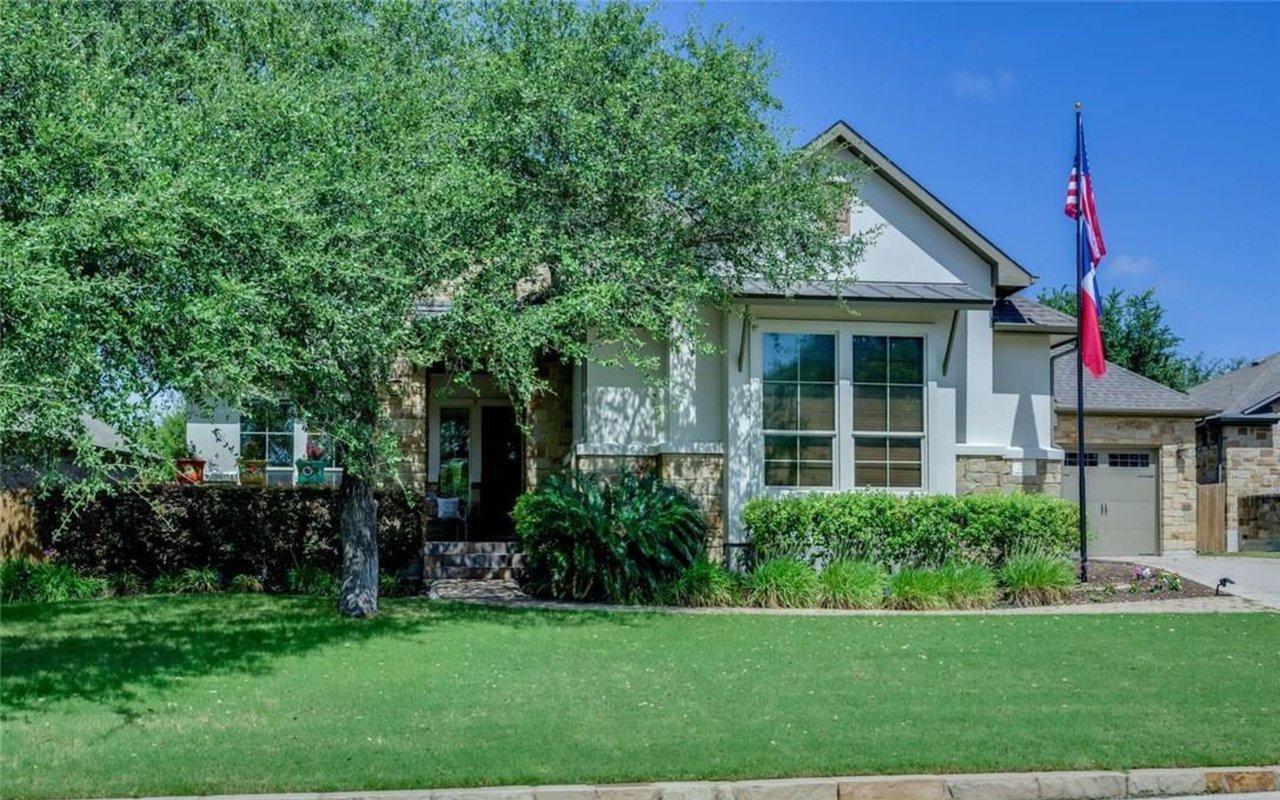 323 Naples Ln