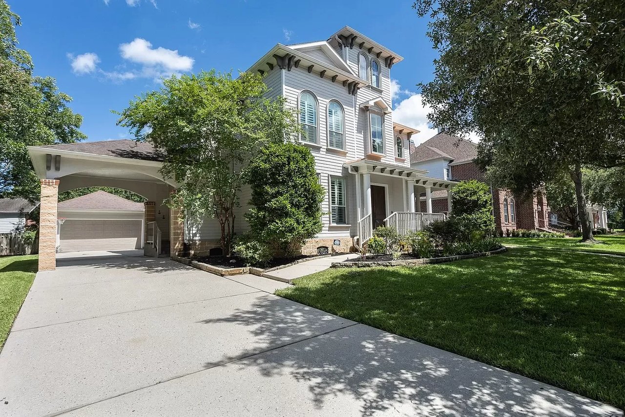 1218 Bluebonnet Dr