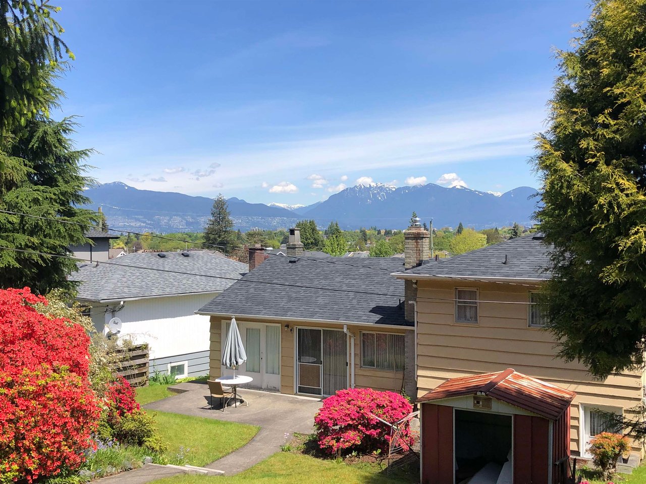 2638 Edgar Cres