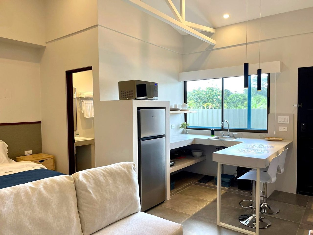 Turnkey Boutique Hotel with Pool, Jaco, Puntarenas