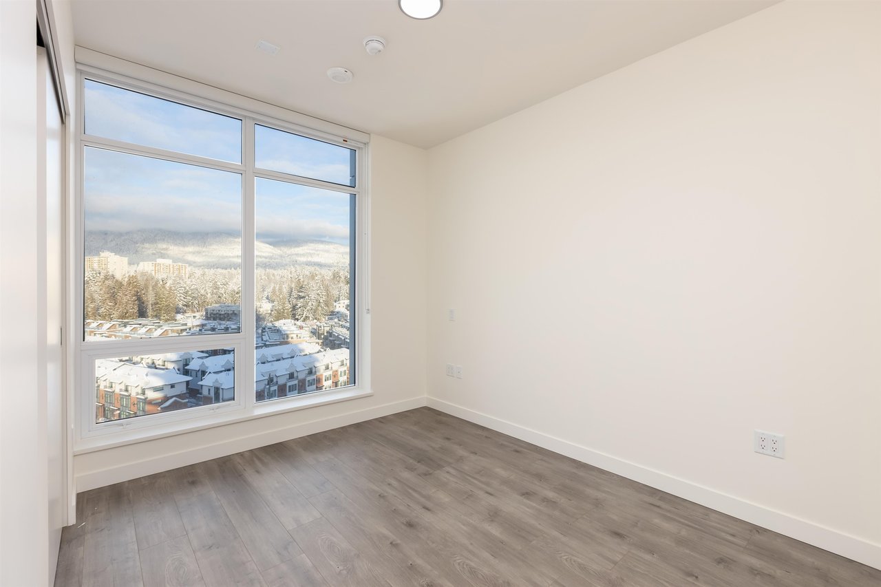 908-200 Klahanie Ct