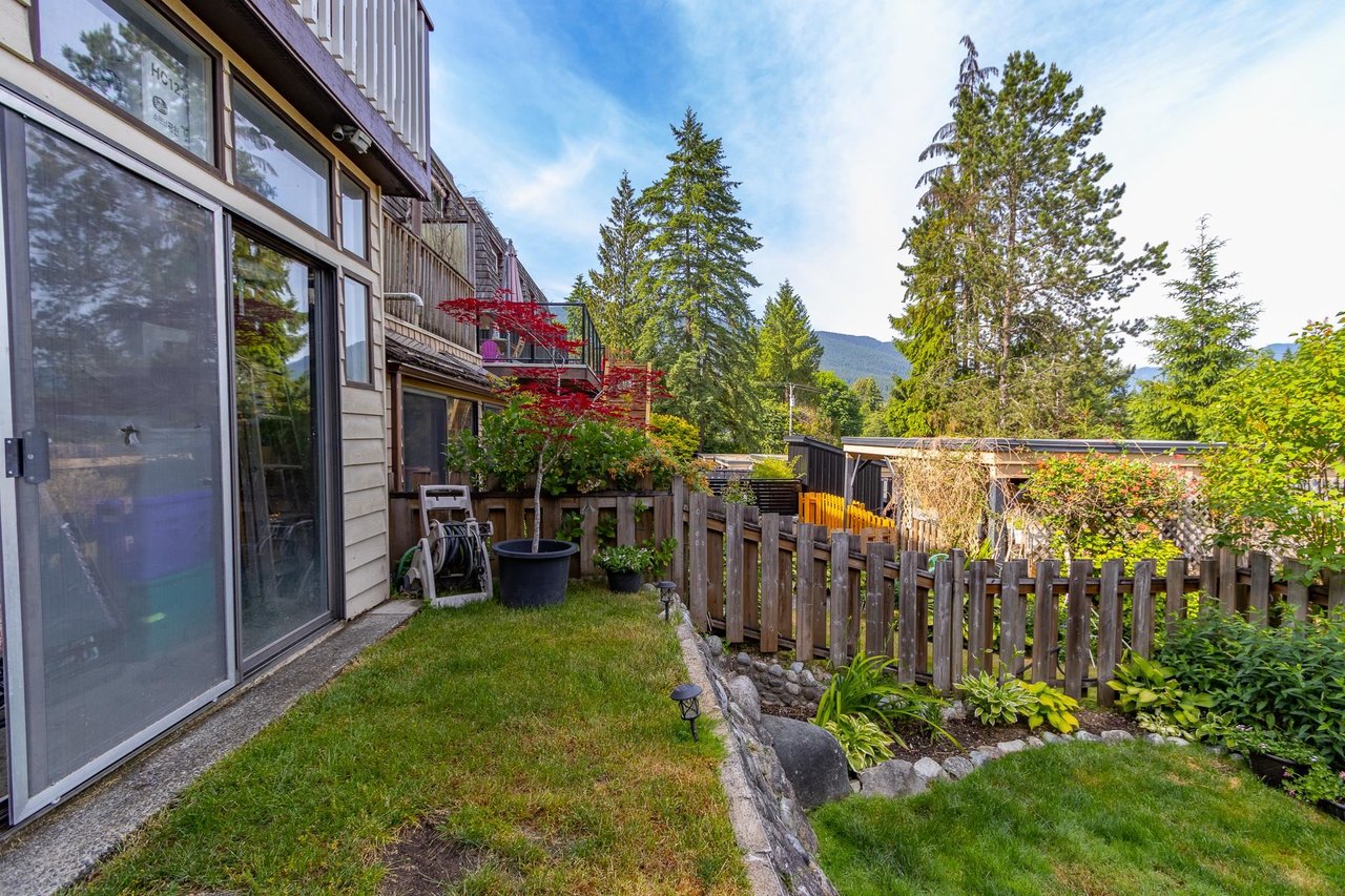 1148 Deep Cove Road, North Vancouver