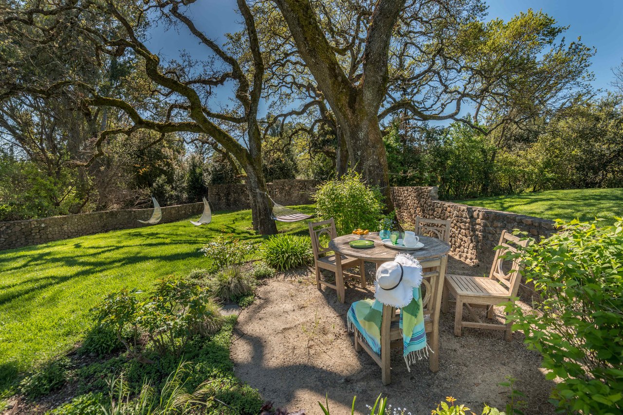 Craig Avenue, Sonoma