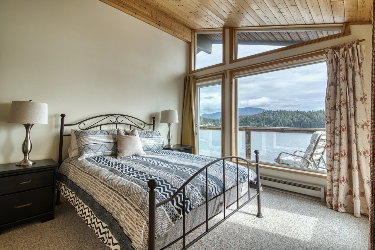 280 Arbutus Reach Rd