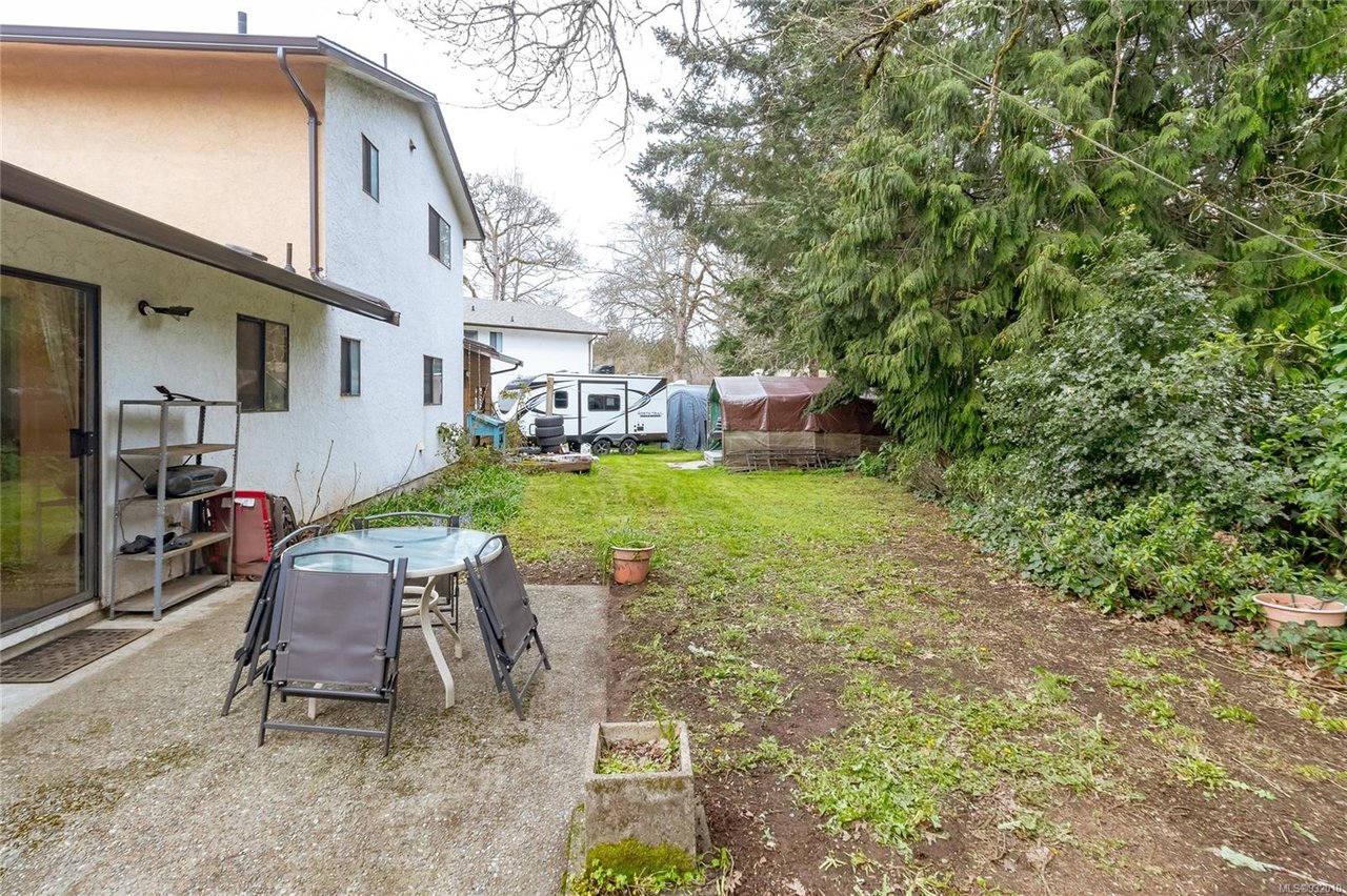 2838 Acacia Dr