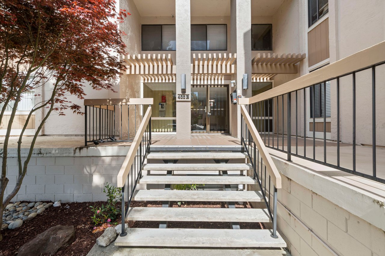 400 Ortega Avenue, 102