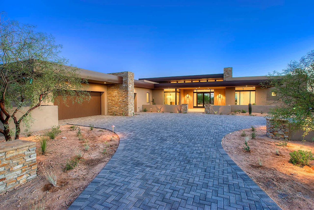 9290 E THOMPSON PEAK PKWY 425