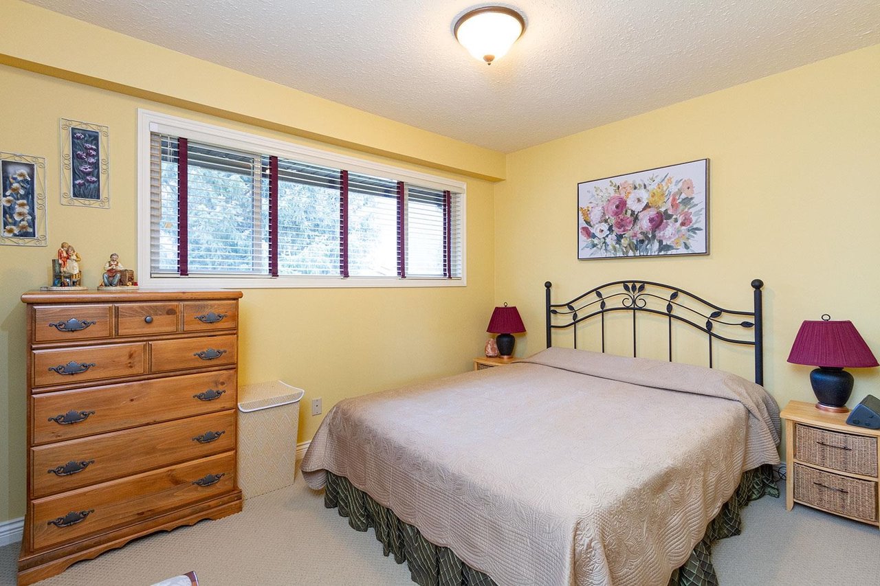 1485 Maple Cres