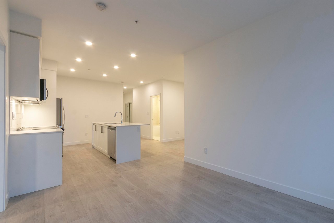 201-808 Gauthier Ave