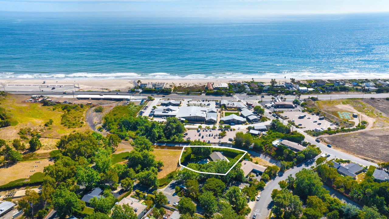 Beautiful Malibu West Home