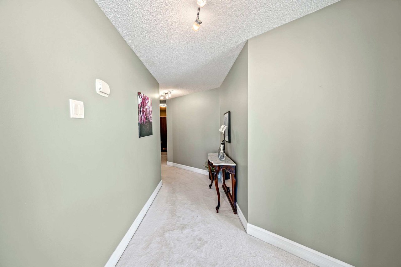 SOLD: Prestigious Manhattan Place Condominiums