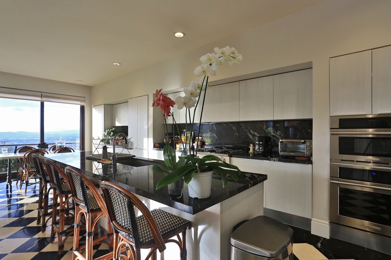 Designer Garden Level Condo, Santa Ana, San Jose