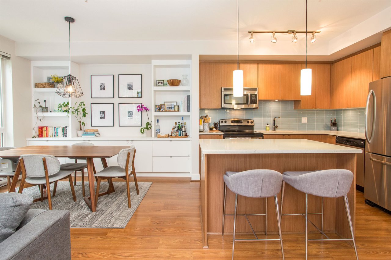 124-735 W 15th St