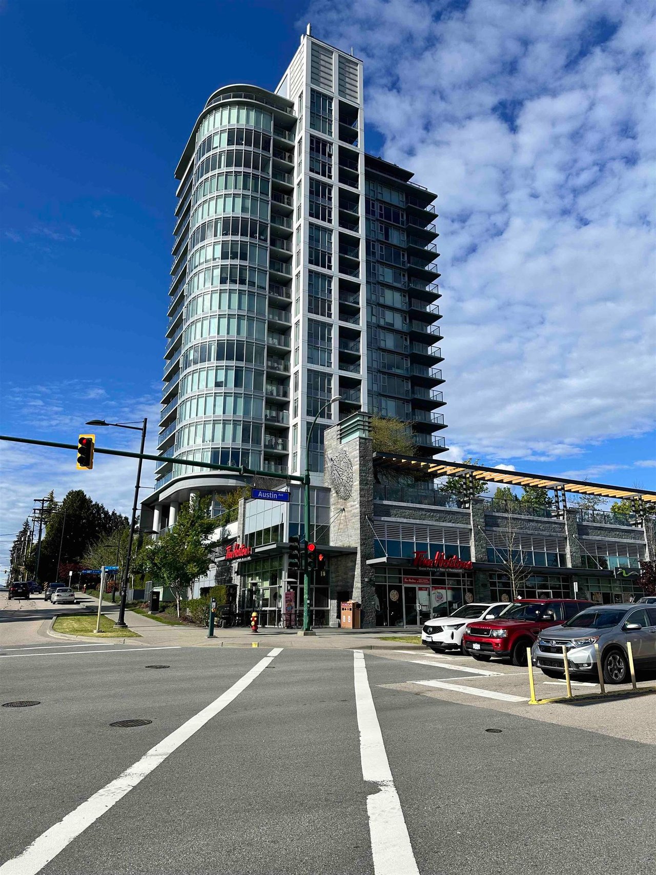 605-958 Ridgeway Ave