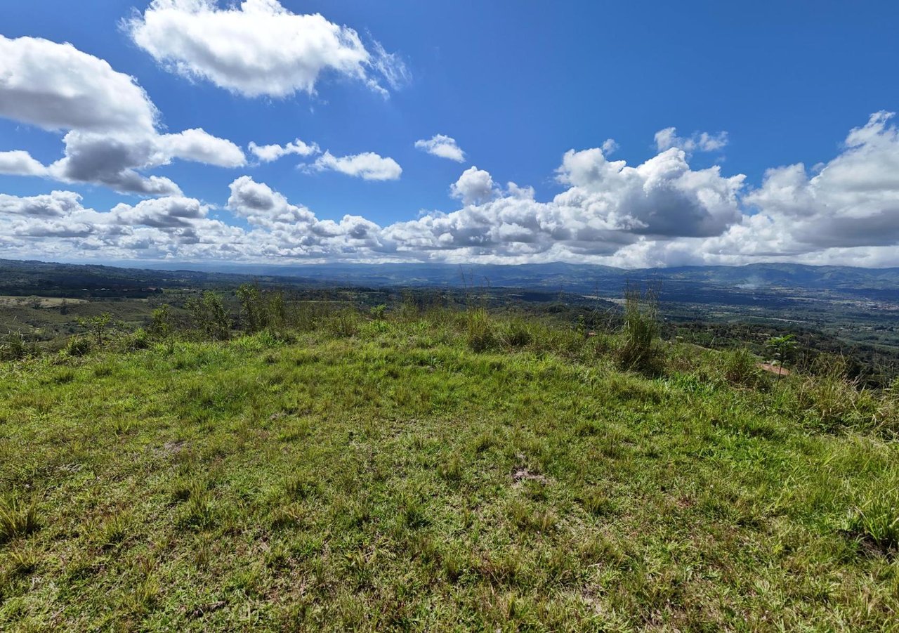 River and Waterfall Ranch, Perez Zeledon, San Jose