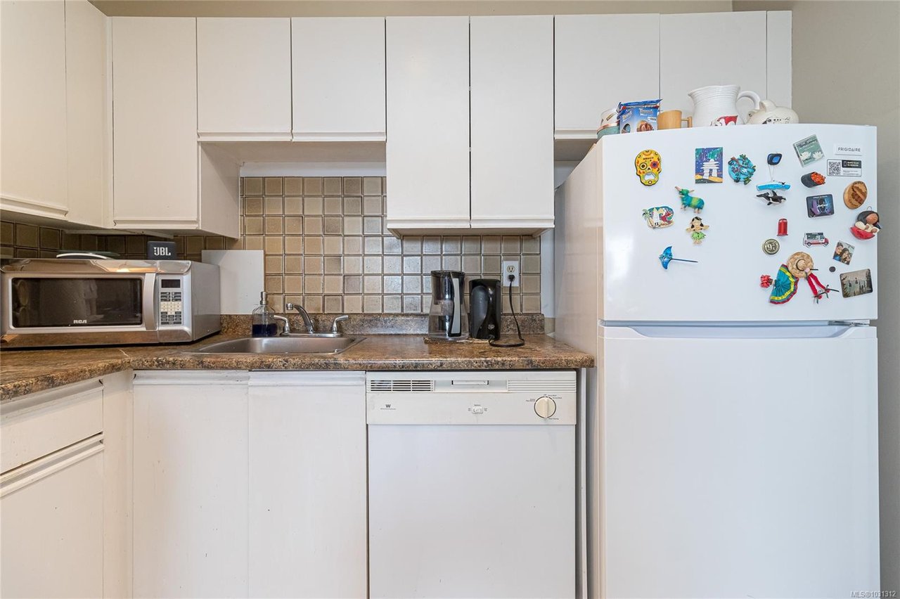 1109-1630 Quadra St, Victoria