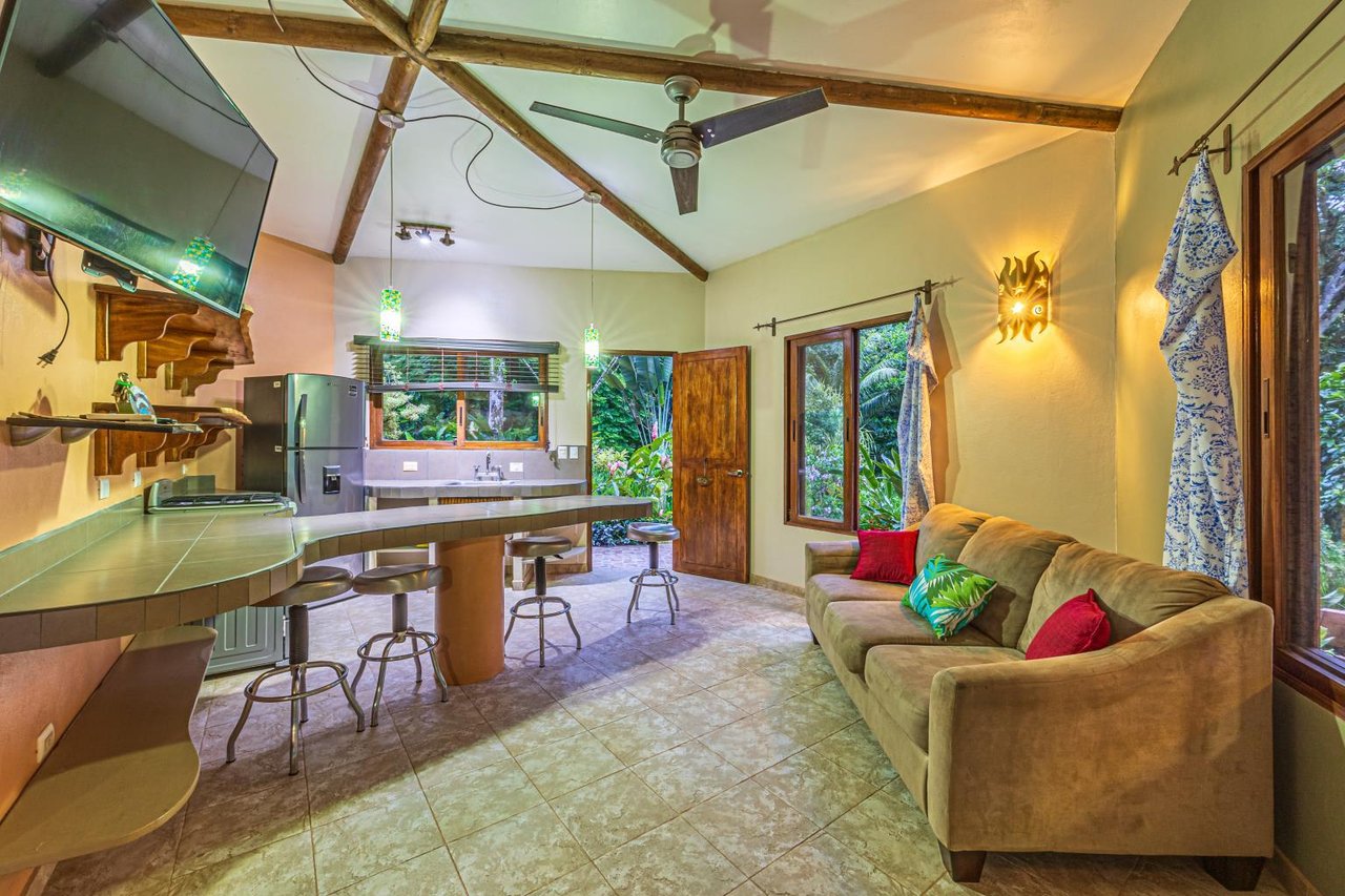 Uvita, Jungle Retreat Center on the Uvita River. Private and 17 Acres