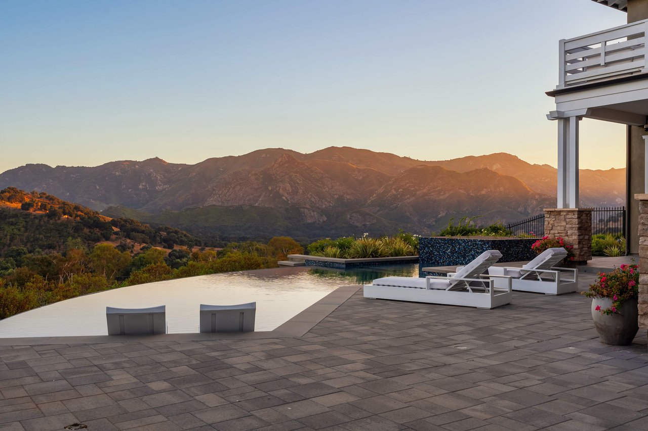 26767 Mulholland Hwy, Calabasas