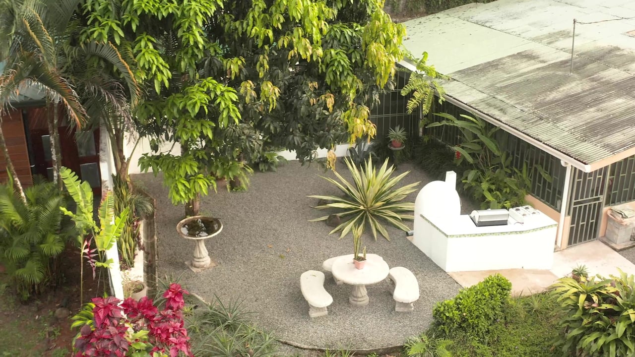 Mountain Home with Guest Cabin, Dominical, Puntarenas