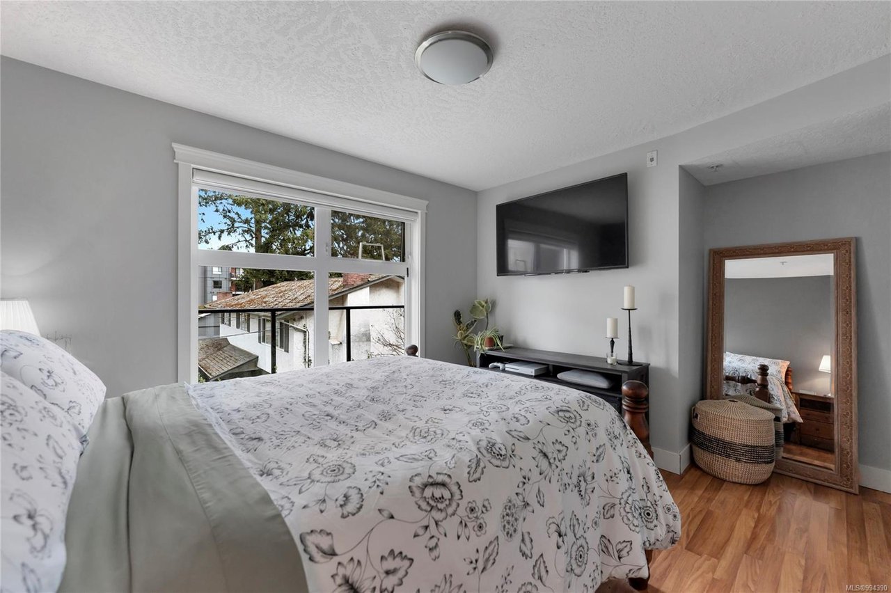 204-2717 Peatt Rd
