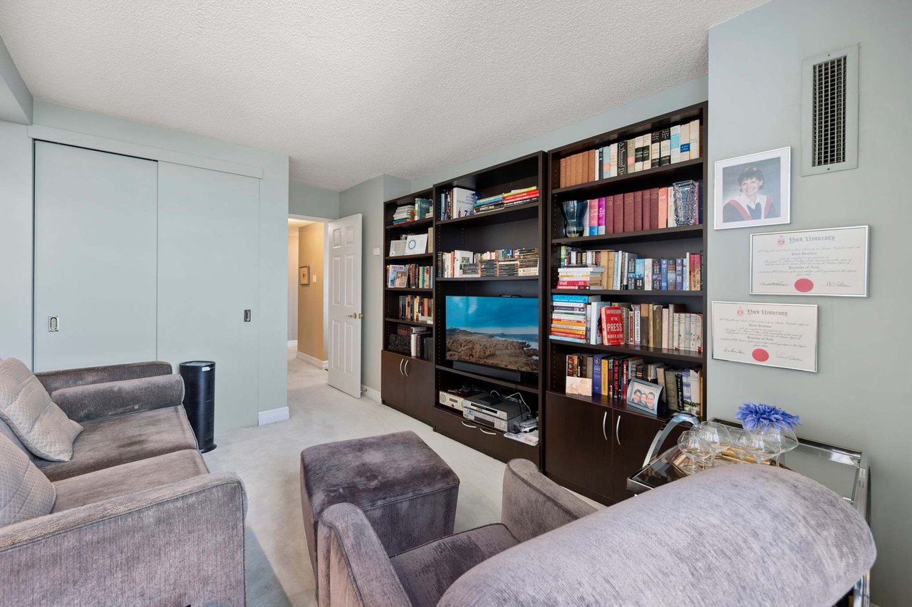 SOLD: Prestigious Manhattan Place Condominiums