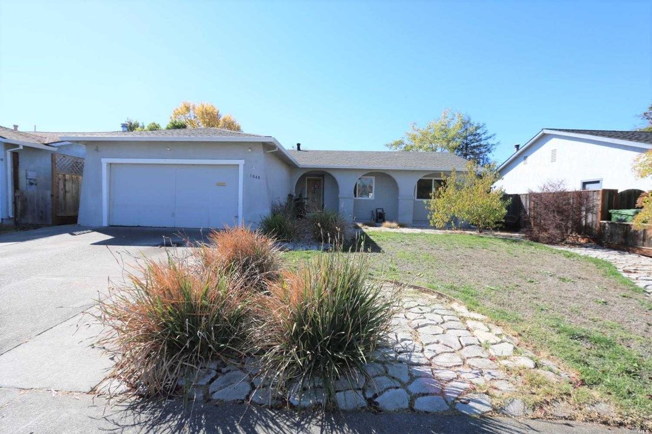 1048 Crinella Dr