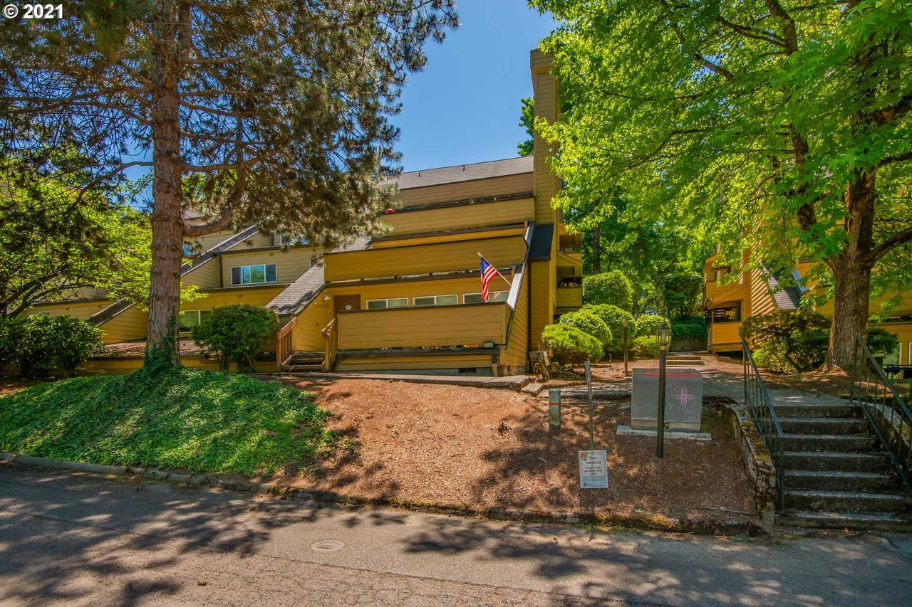 1611 NE 113TH ST Unit 421