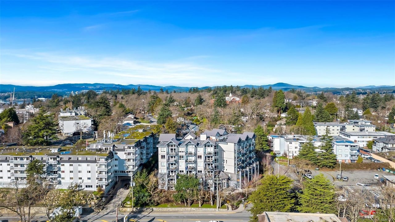 306-924 Esquimalt Rd
