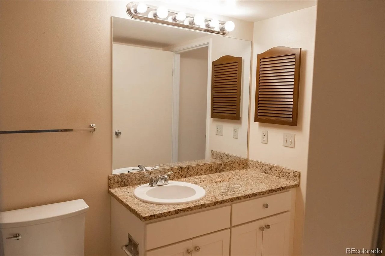14390 E Marina Drive Unit 207
