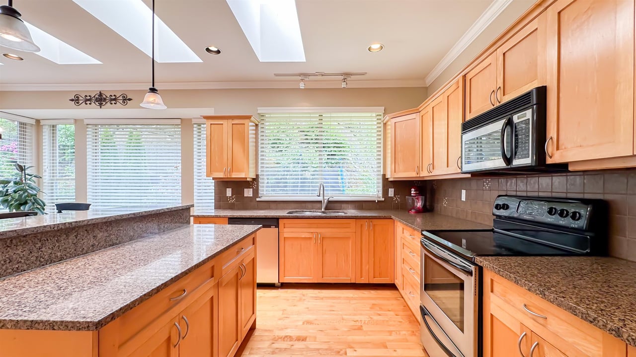 158 Stonegate Dr