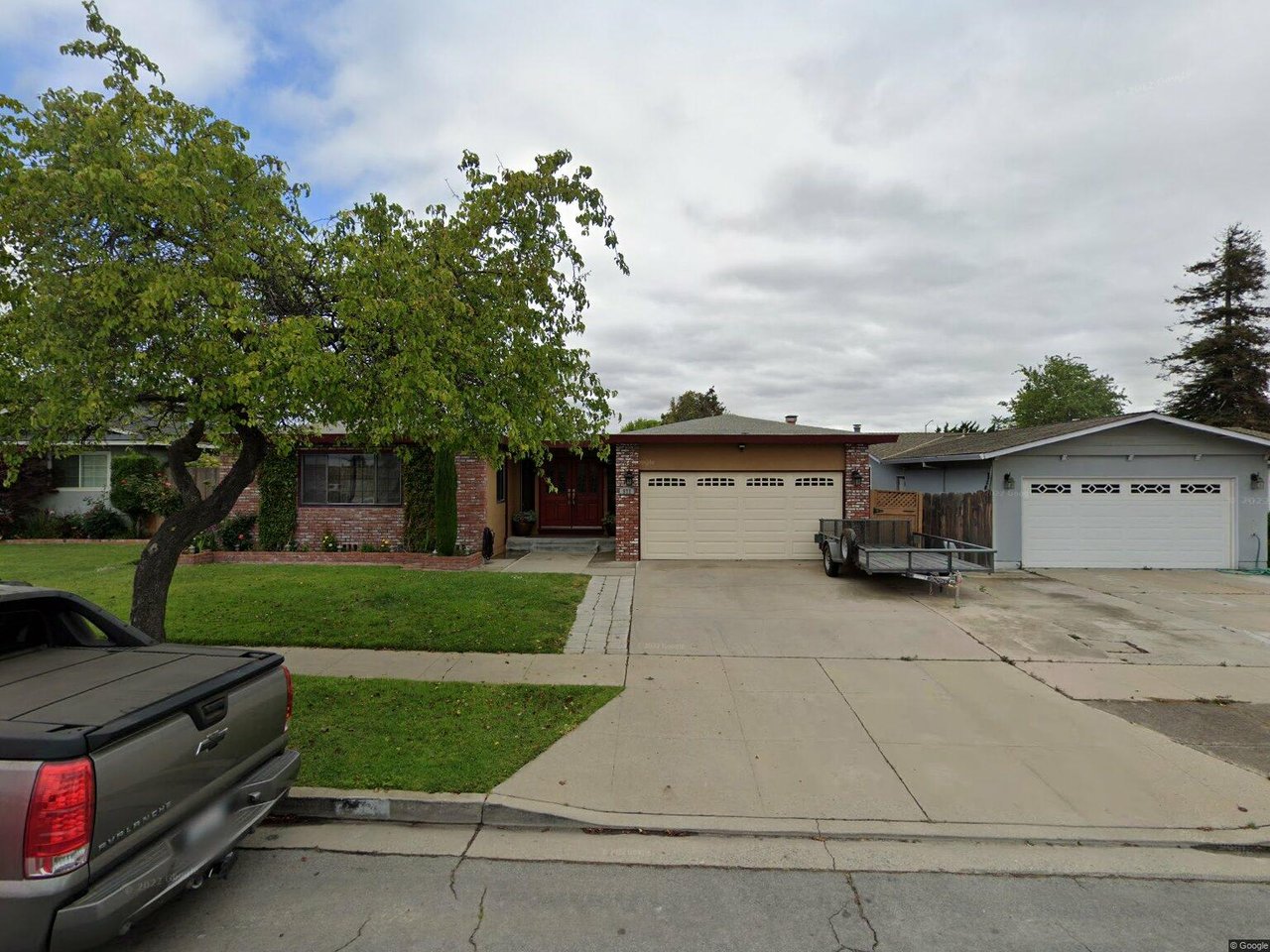 571 Cherokee Ct