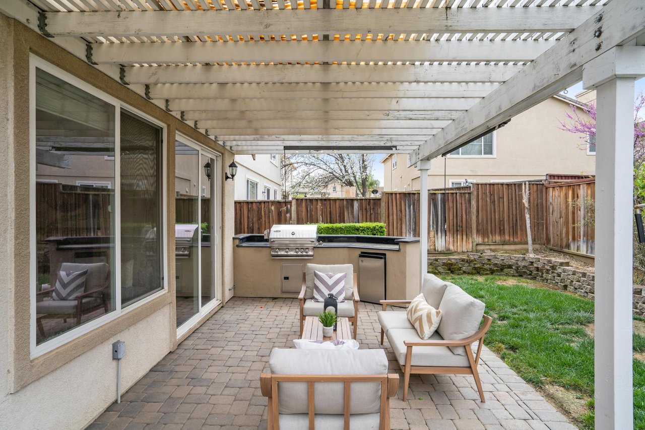 541 Taylor Dr