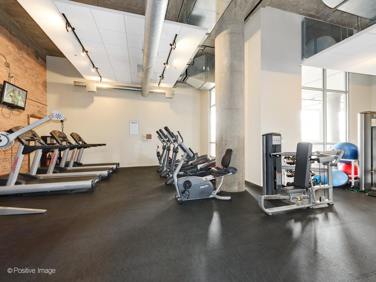 900 N Kingsbury St Unit 716