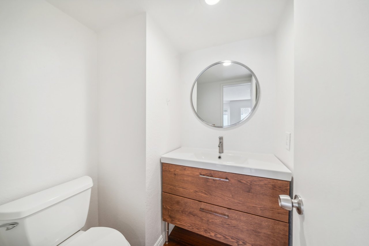1526 August Lane #4