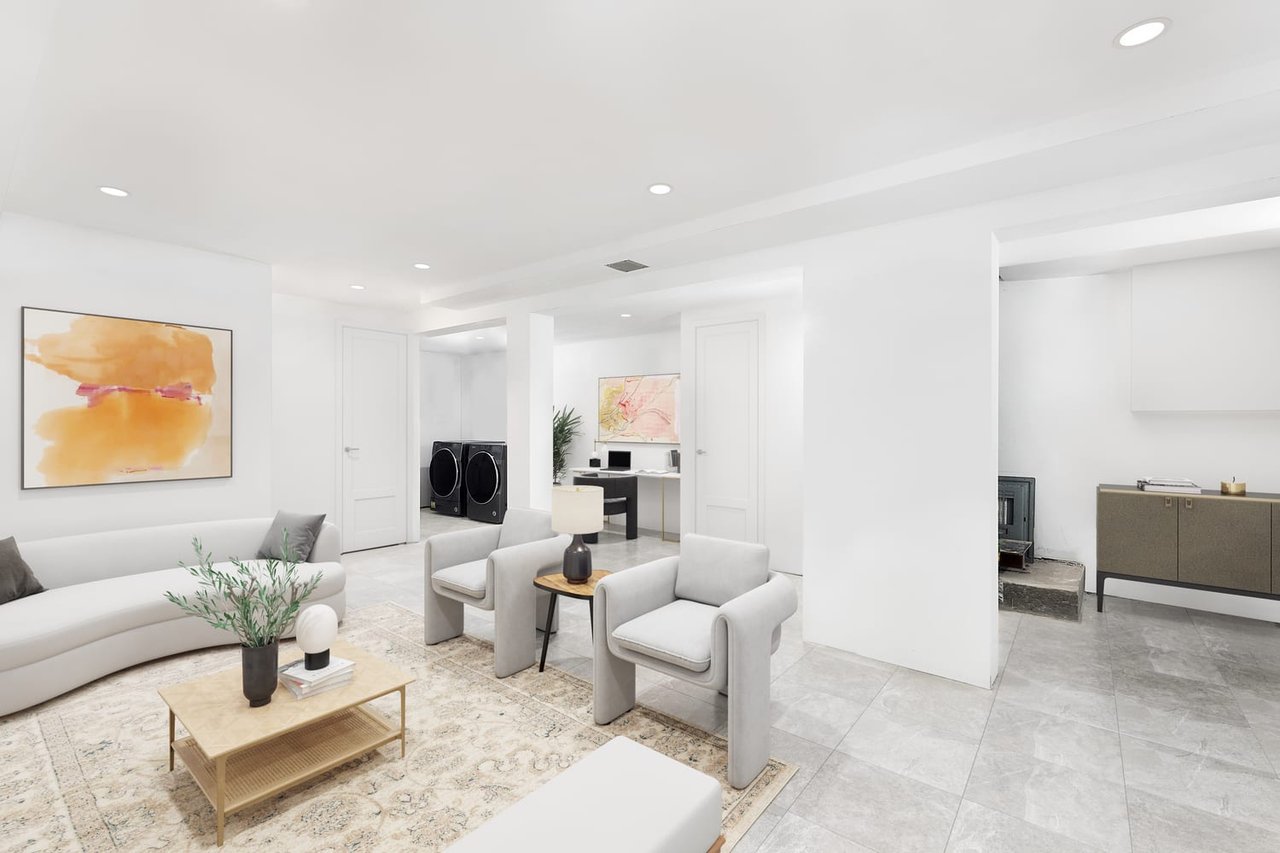 73 Crystal St