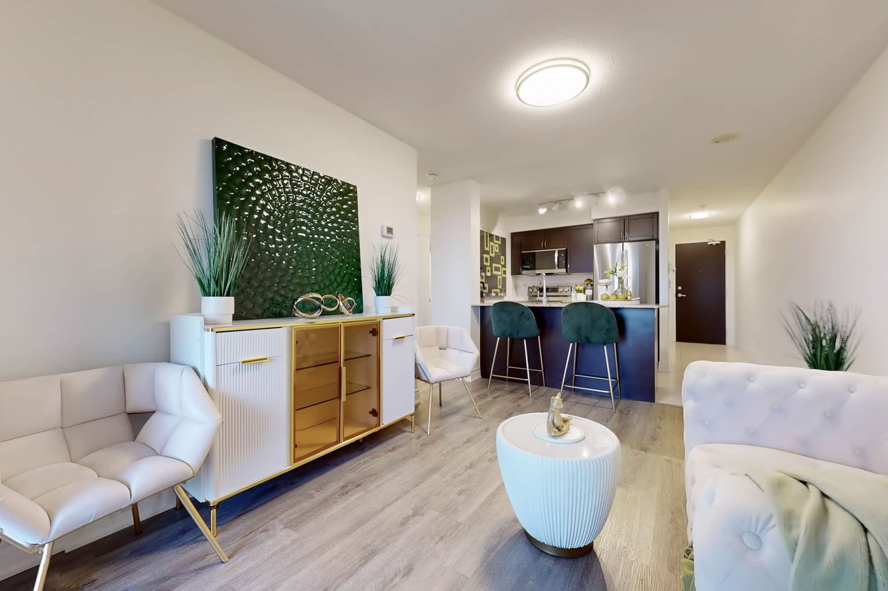 75 King William Cres Unit: LPH13