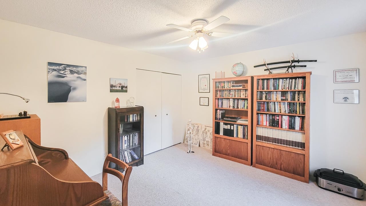 1884 Purcell Wy
