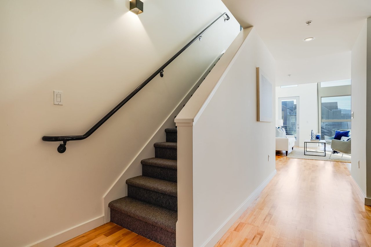 2412 Harrison Street Unit: 208