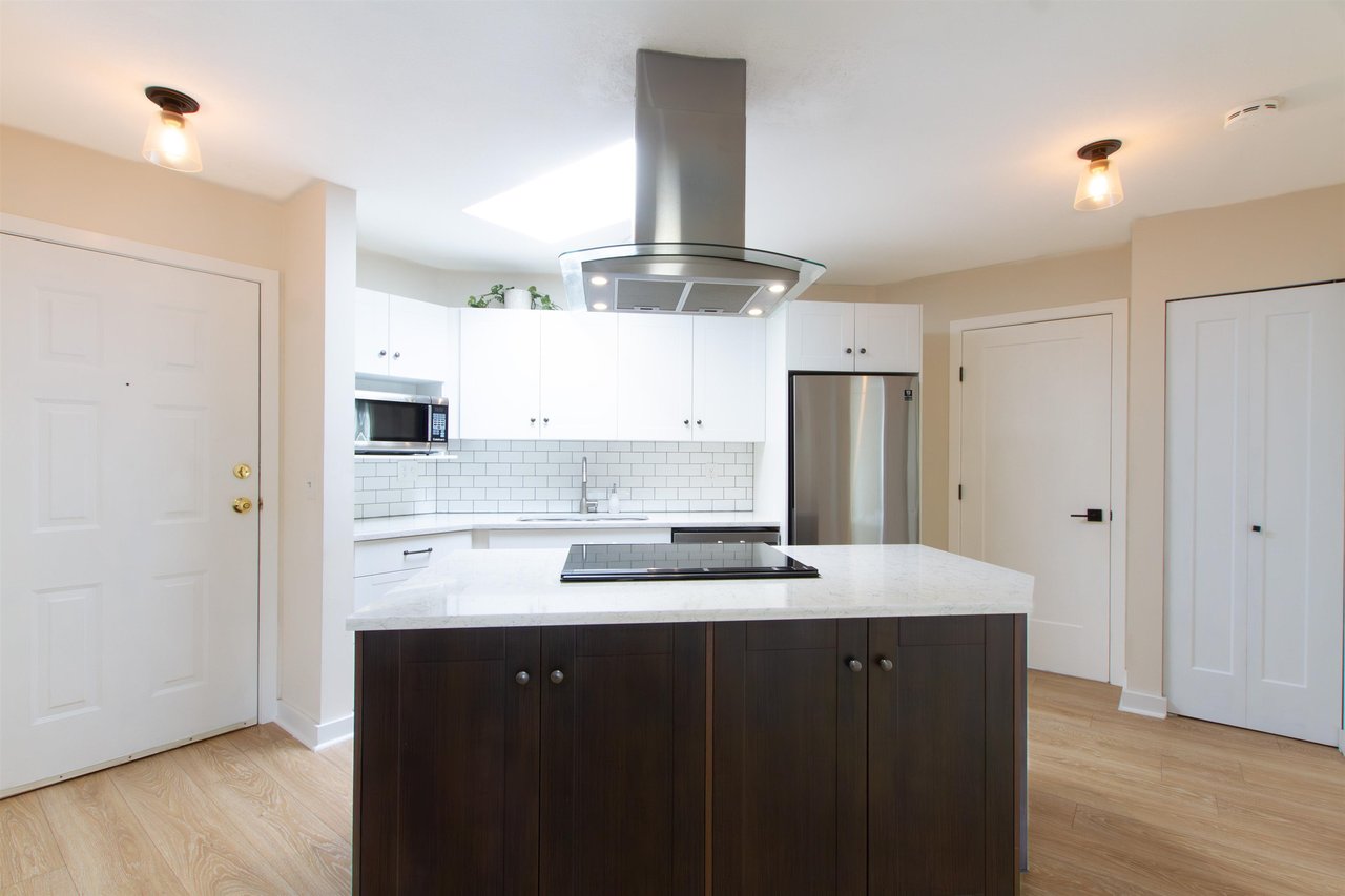 E304-40180 Willow Cres